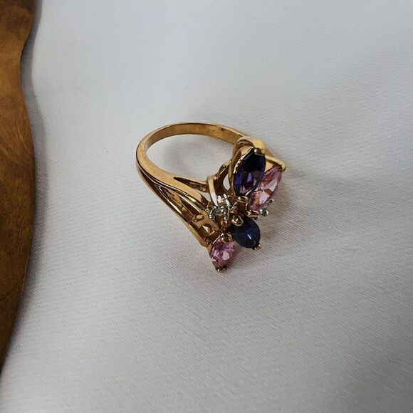 Vintage Ring Sz 9 Beautiful Pink Purple Clear Crystal Floral Gold Plate 4167 - Picture 7 of 12